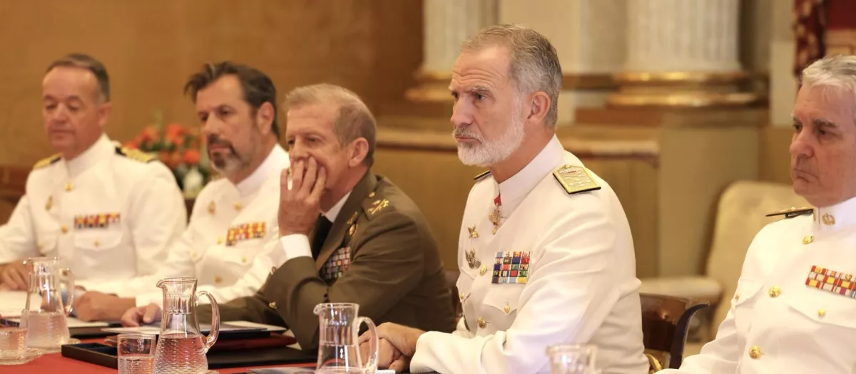 Don Felipe VI, con la comisión de seguimiento de la conmemoración del Centenario del buque escuela "Elcano" - Casa del Rey